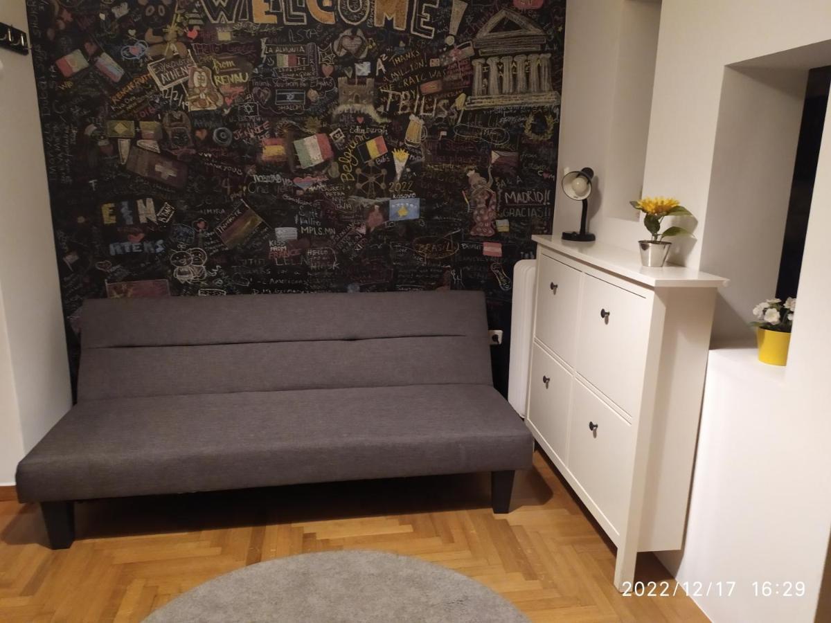 Plaka's Flat-near Syntagma Metro Station Atene